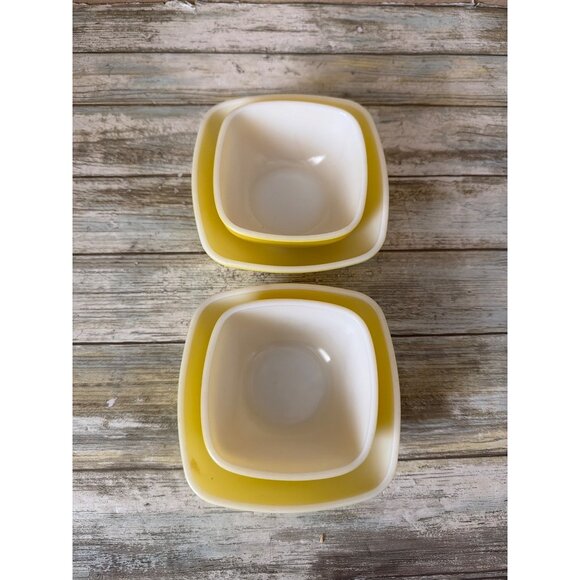 Vintage Pyrex Yellow Square Hostess Bowls 407 and 410 Set of 4 USA - Picture 4 of 10